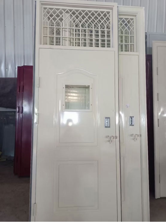 张家川学校教室门