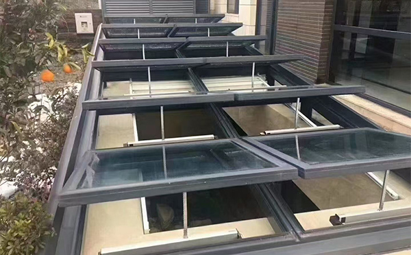 某轨道交通车辆维修车间张家川排烟窗应用