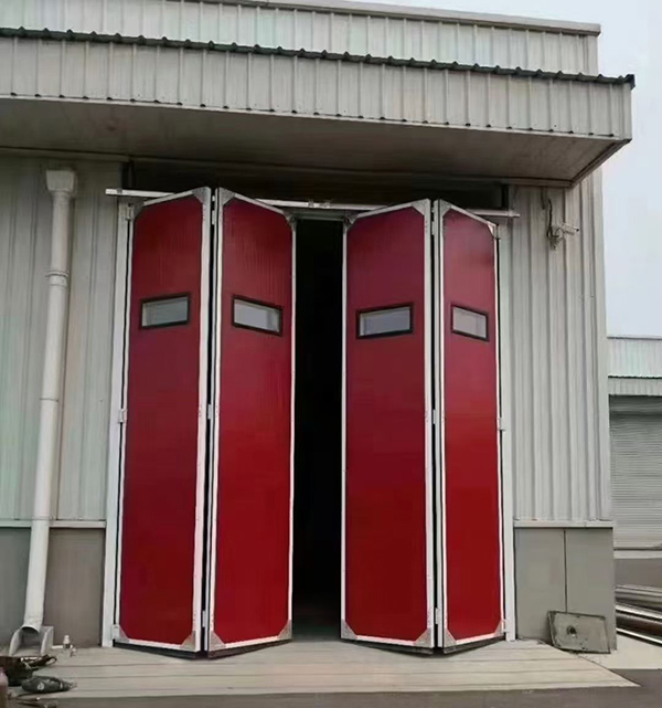 张家川工业折叠门在大型装配车间出入口的应用实例